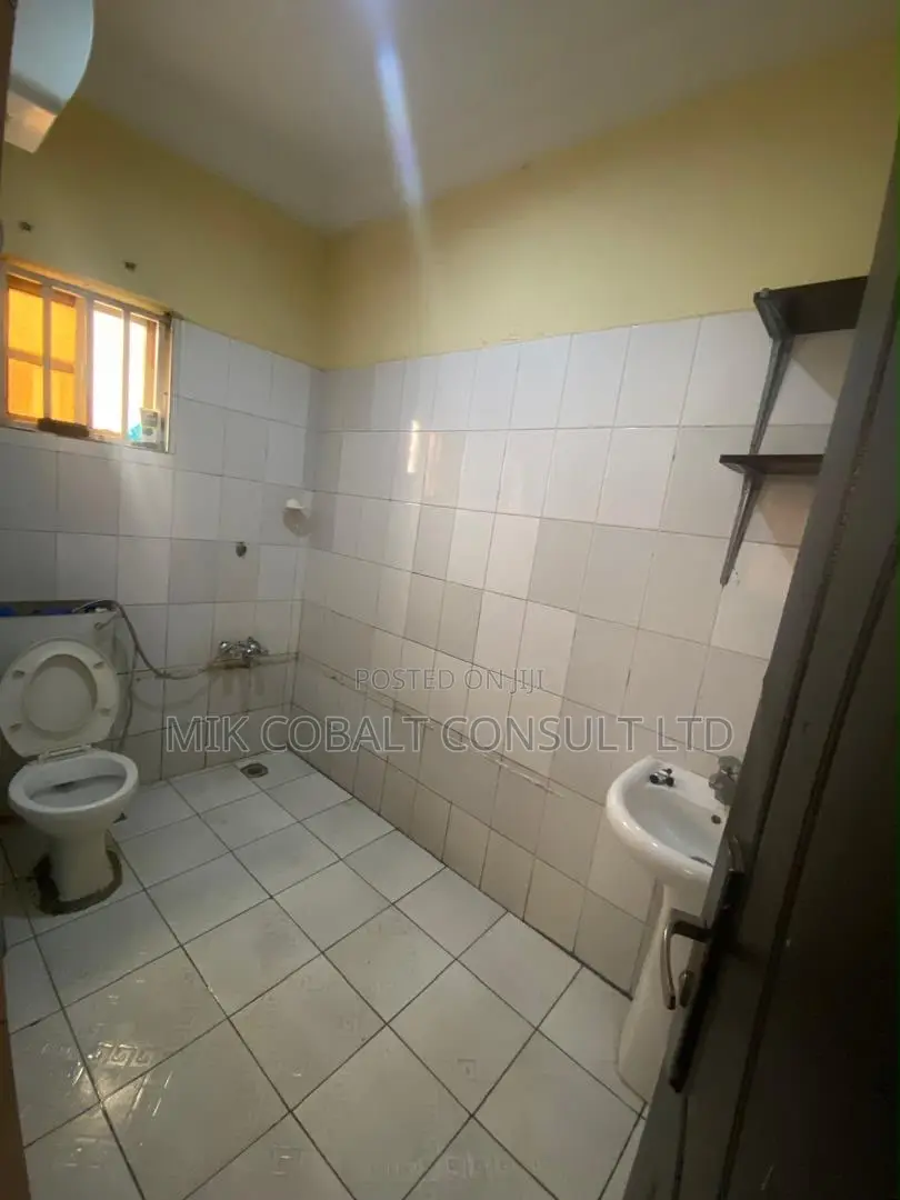 2bdrm Block of Flats in 1St Avenue, Gwarinpa for rent