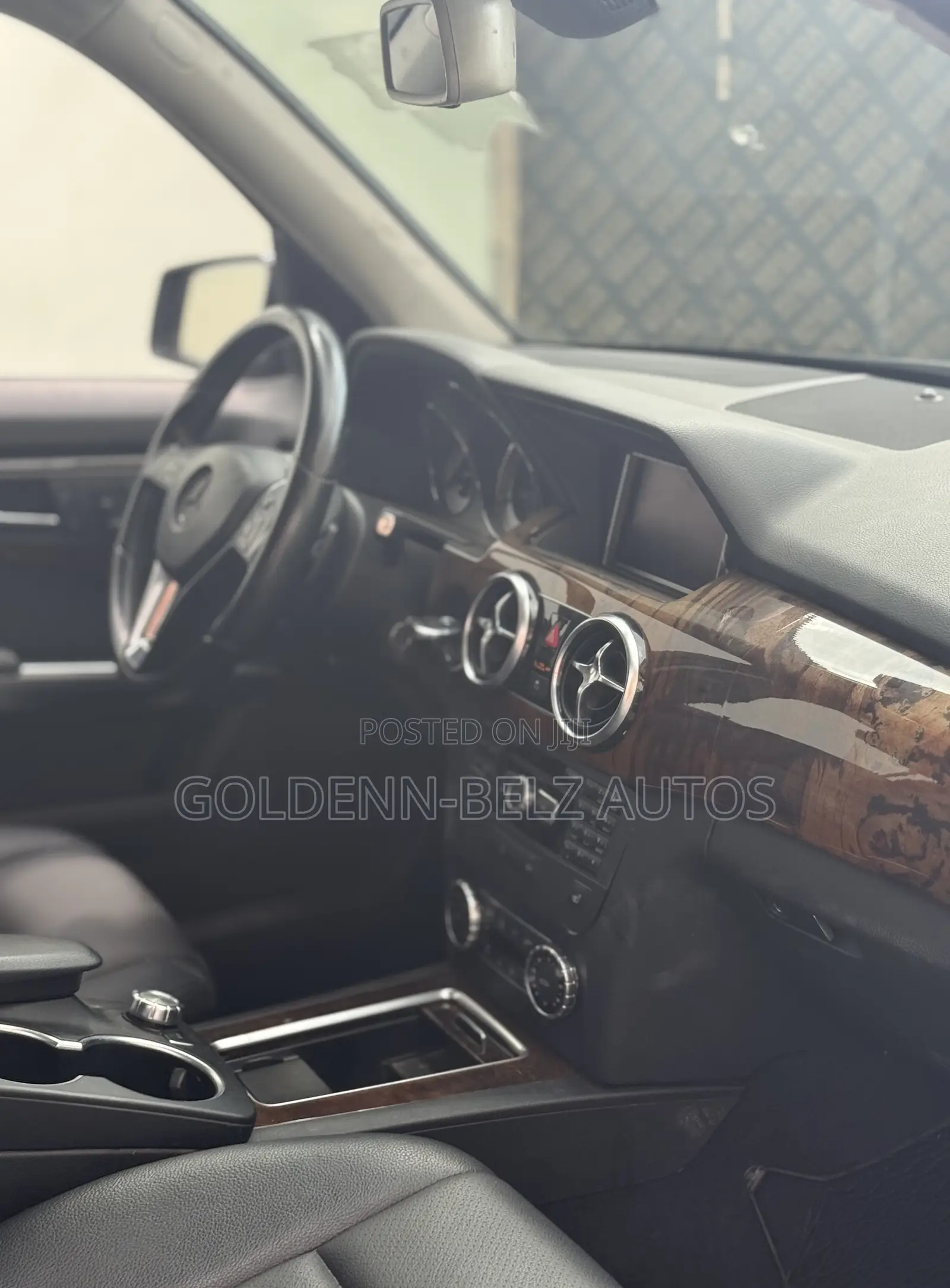 Mercedes-Benz GLK-Class Base GLK 350 4dr AWD 4MATIC (3.5L 6cyl 7A) 2015