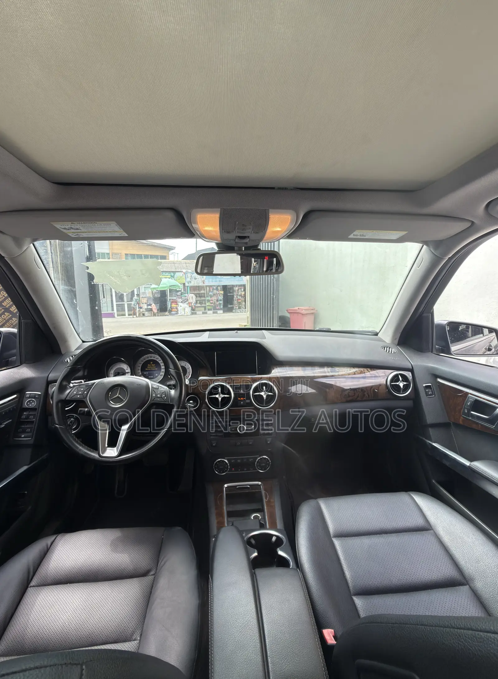 Mercedes-Benz GLK-Class Base GLK 350 4dr AWD 4MATIC (3.5L 6cyl 7A) 2015