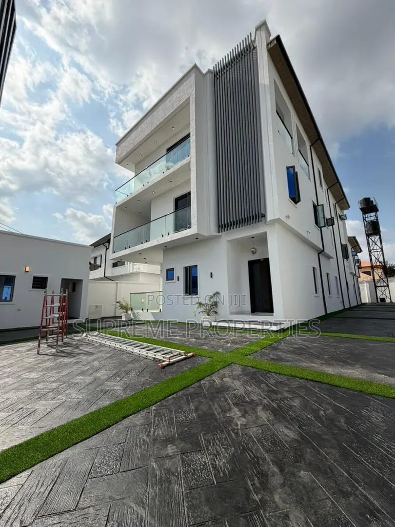 A Luxury 5 Bedrooms Detached Duplex Penthouse + Bq + 10kva Solar Inver