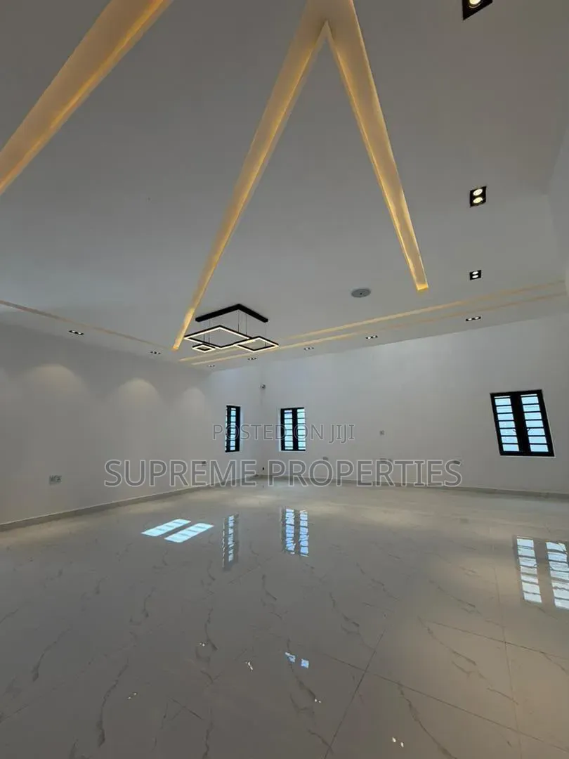 A Luxury 5 Bedrooms Detached Duplex Penthouse + Bq + 10kva Solar Inver