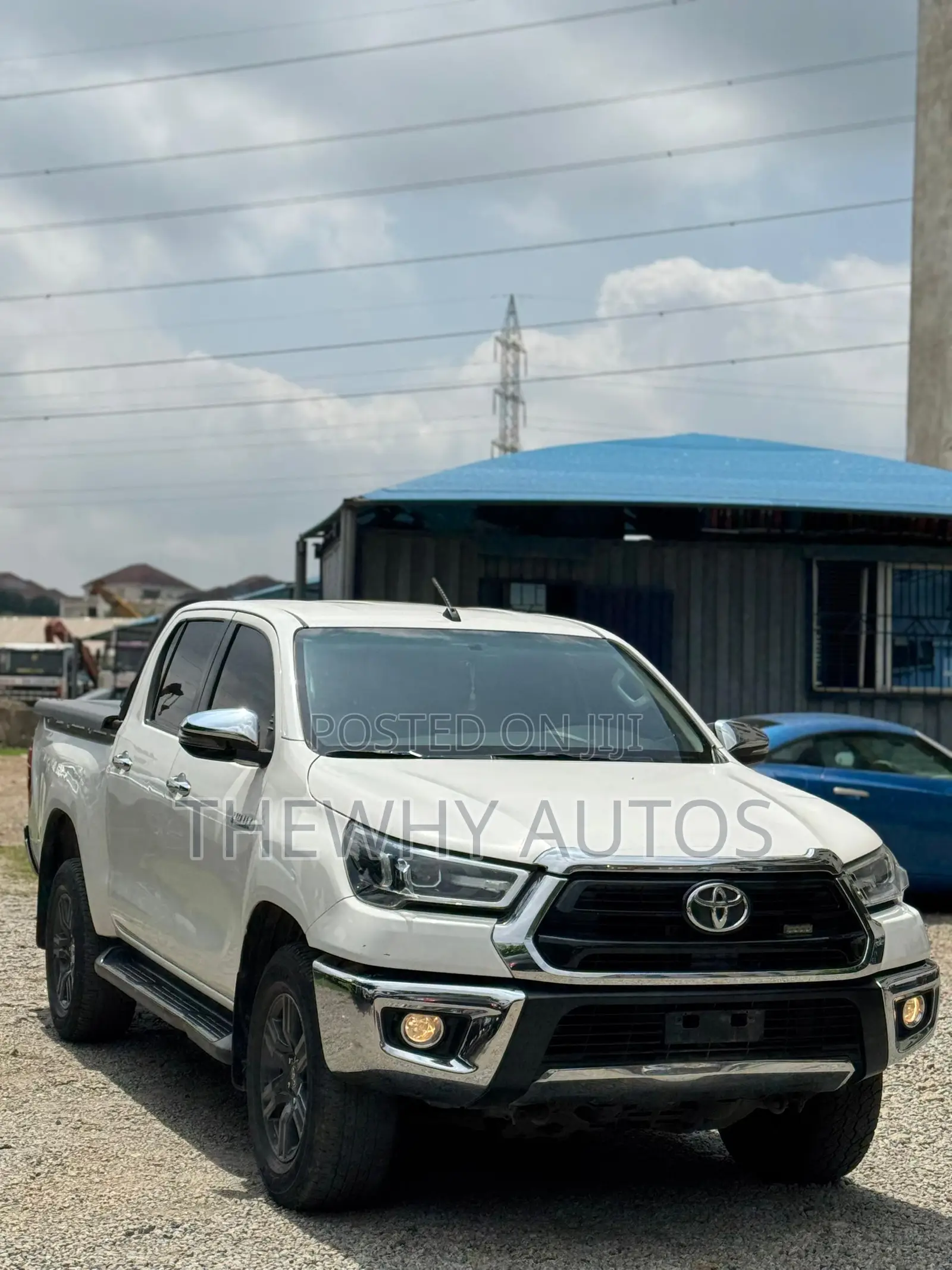 Toyota Hilux 2023 White