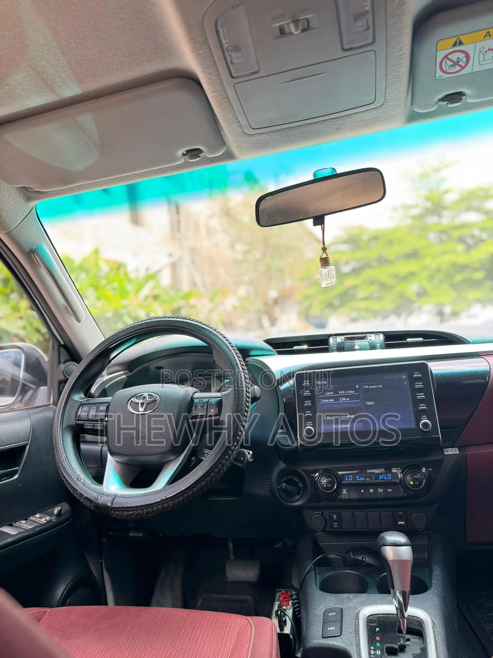Toyota Hilux 2023 White
