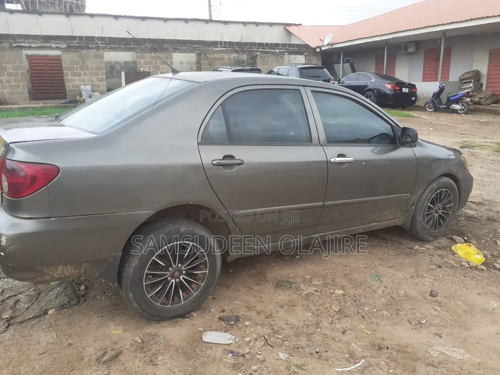 Toyota Corolla 2006 Gray