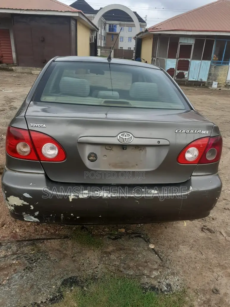 Toyota Corolla 2006 Gray