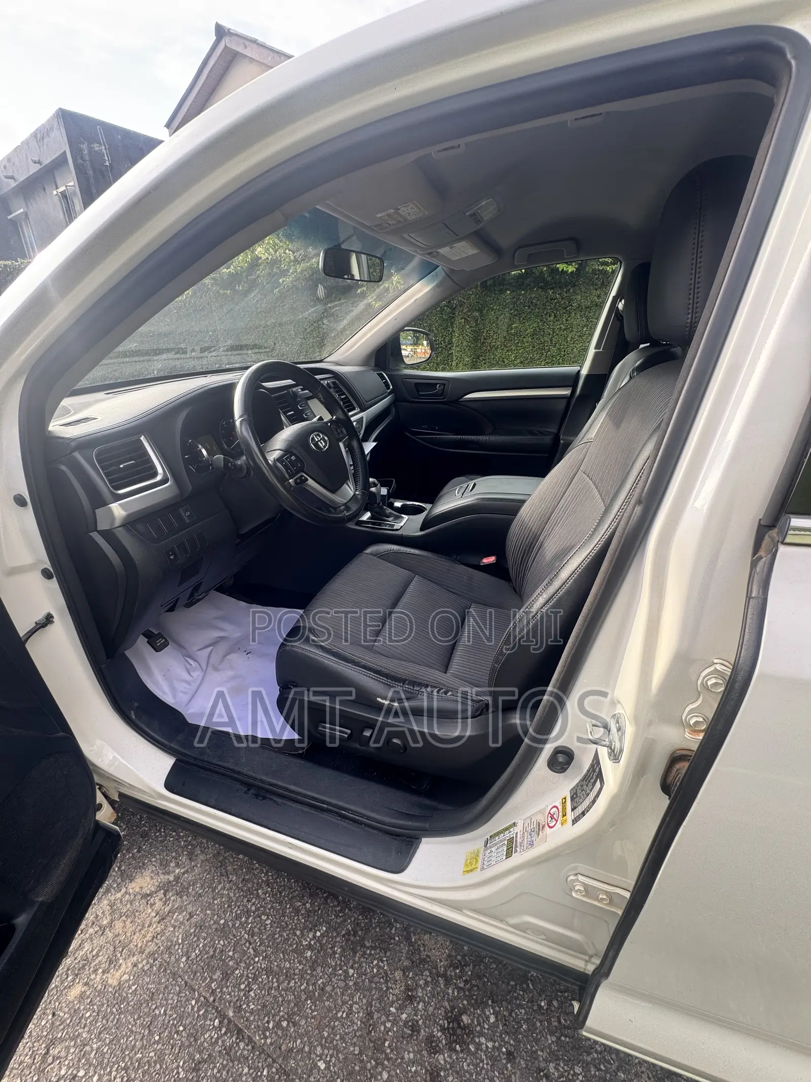 Toyota Highlander LE 4dr SUV AWD (3.5L 6cyl 6A) 2014 White