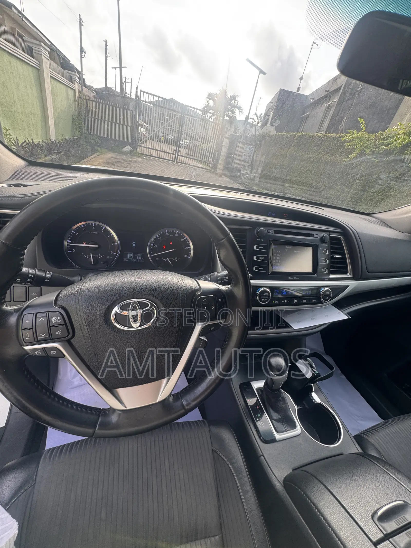 Toyota Highlander LE 4dr SUV AWD (3.5L 6cyl 6A) 2014 White