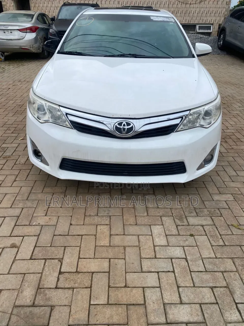 Toyota Camry XLE 4dr Sedan (2.5L 4cyl 6A) 2014 White