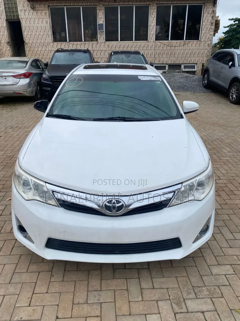 Toyota Camry XLE 4dr Sedan (2.5L 4cyl 6A) 2014 White
