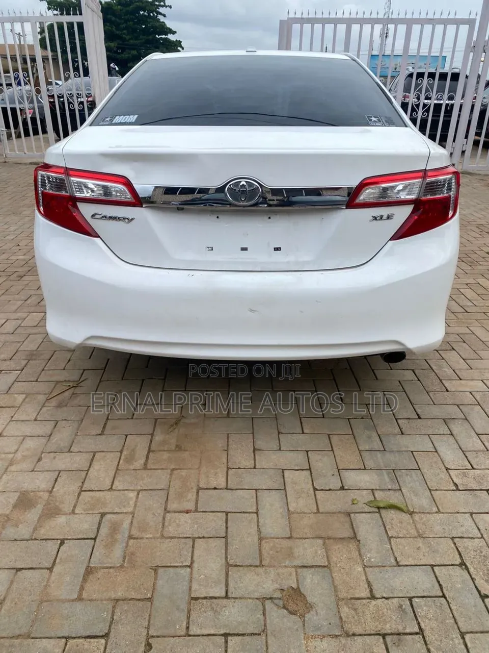 Toyota Camry XLE 4dr Sedan (2.5L 4cyl 6A) 2014 White