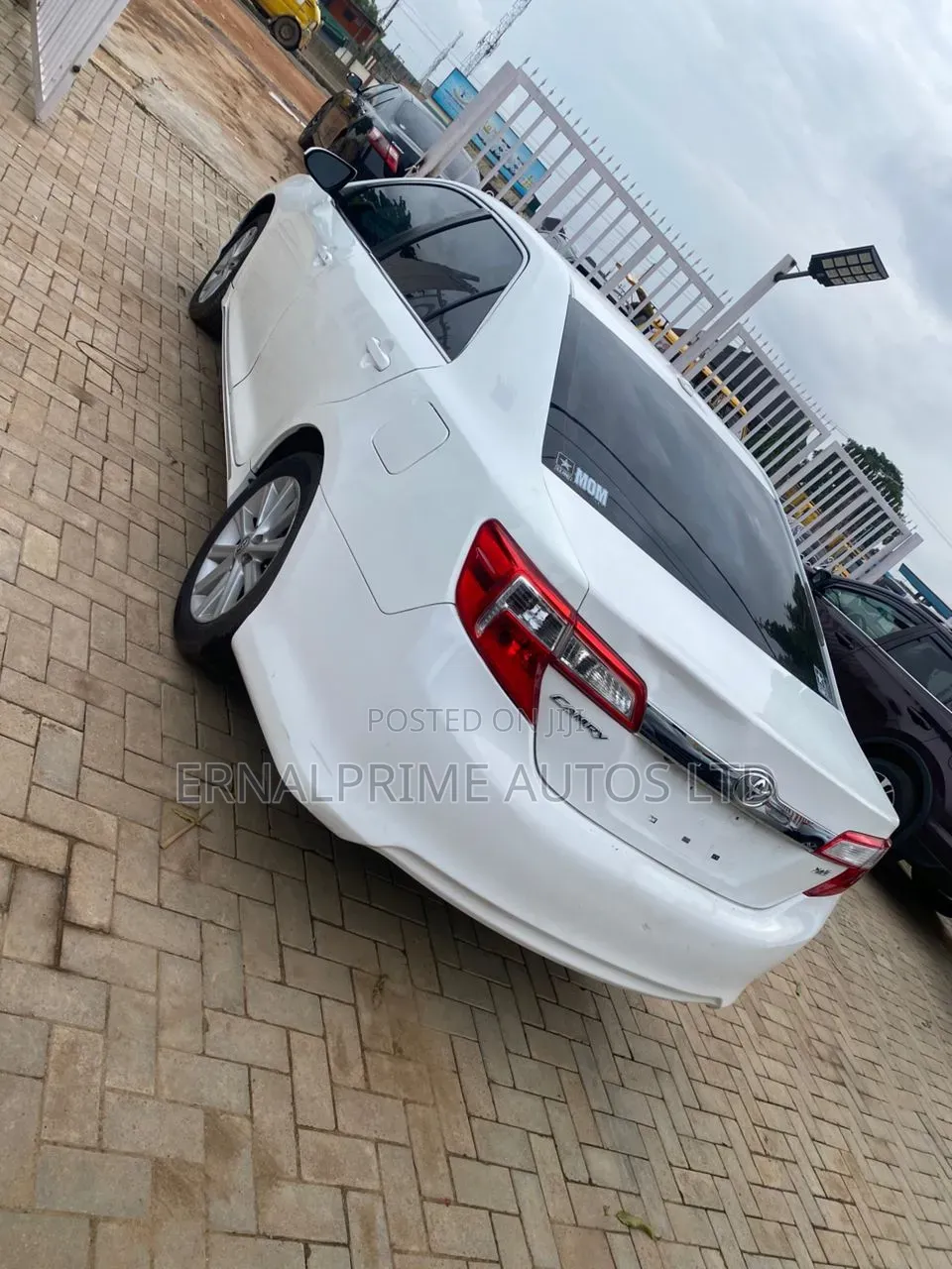Toyota Camry XLE 4dr Sedan (2.5L 4cyl 6A) 2014 White