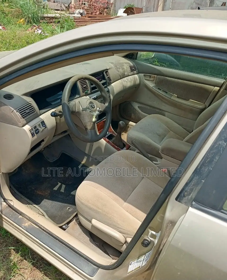 Toyota Corolla LE 2007 Gold