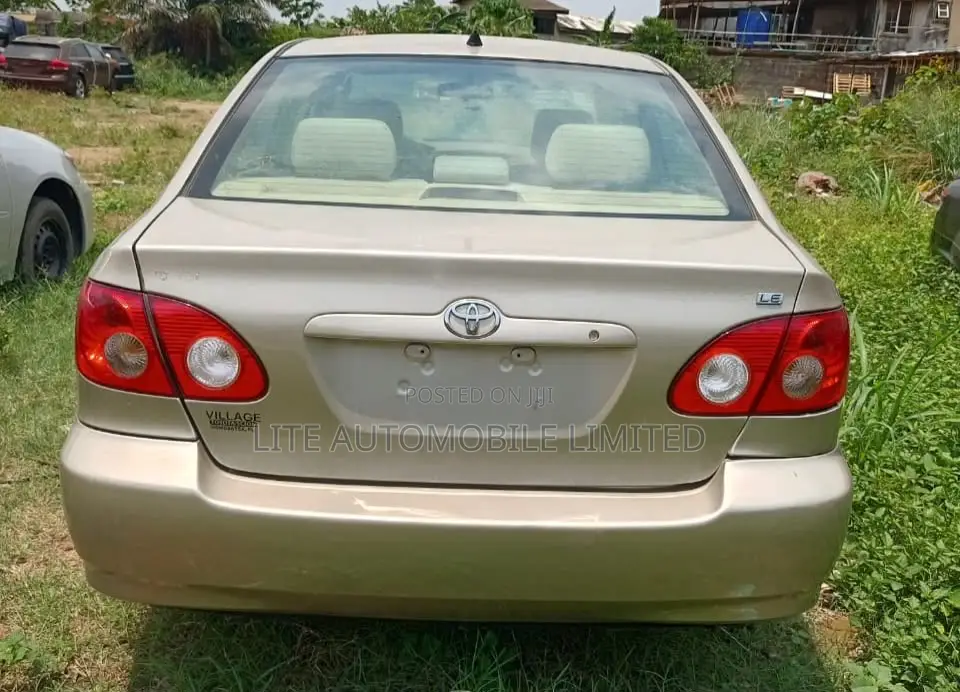 Toyota Corolla LE 2007 Gold