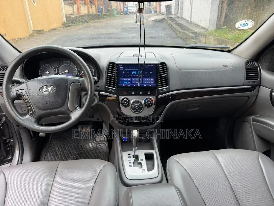 Hyundai Santa Fe 2010 Gray
