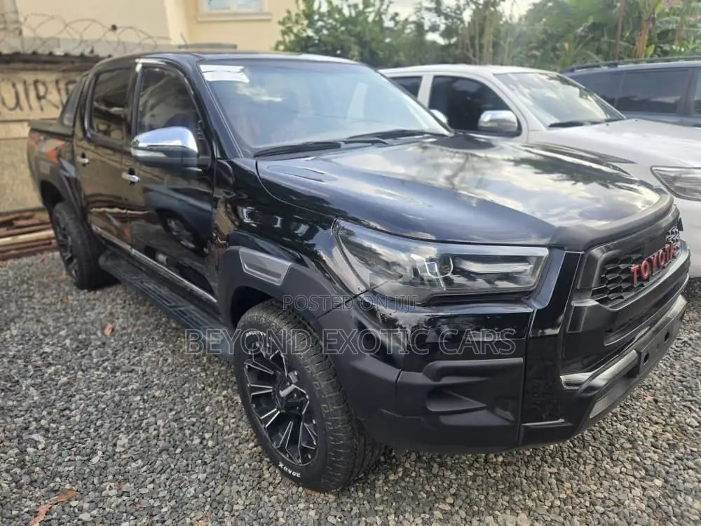 Toyota Hilux 2010 Black