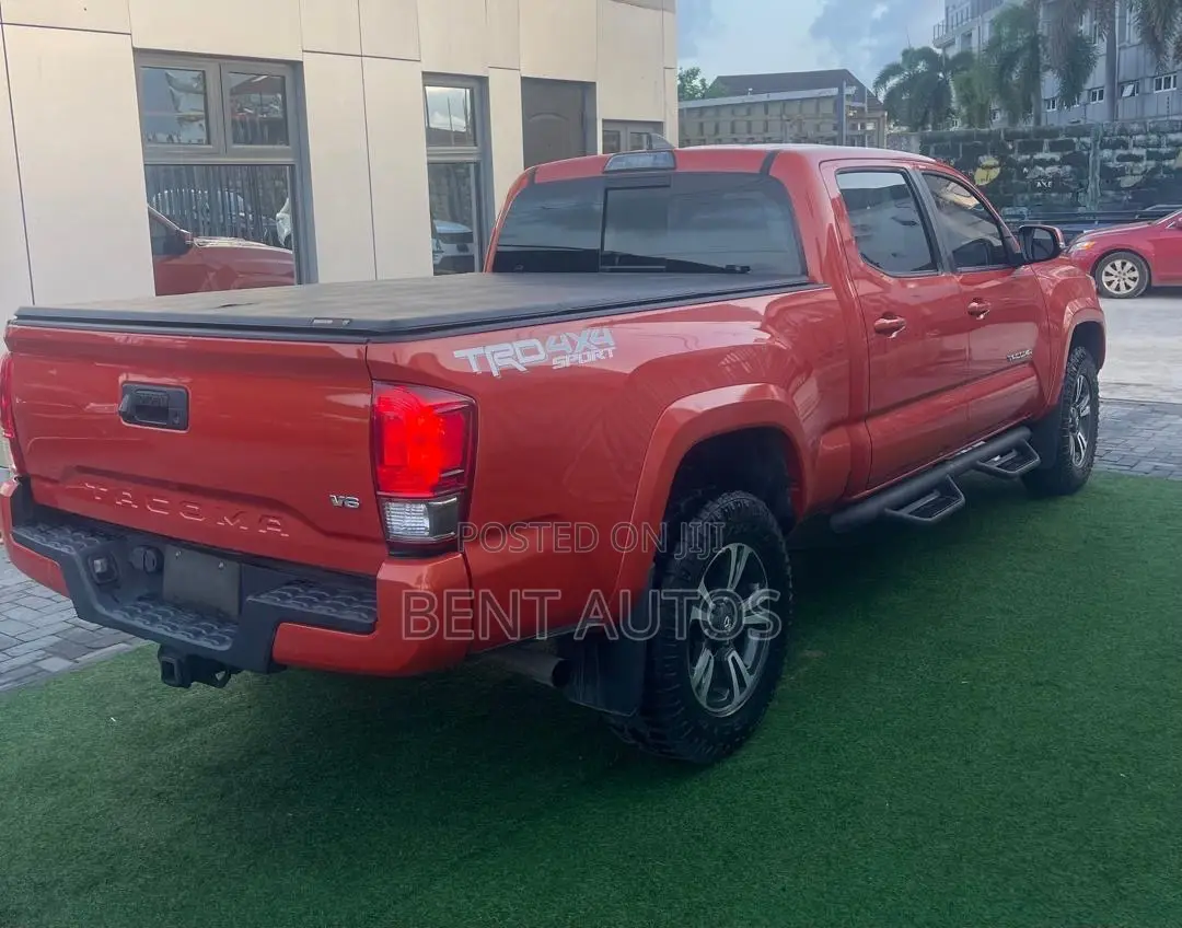 Toyota Tacoma 2017 Orange