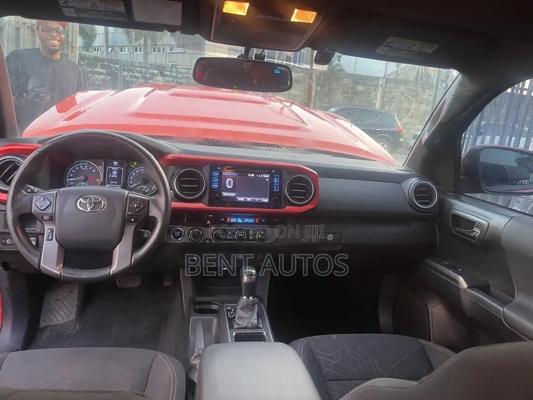 Toyota Tacoma 2017 Orange