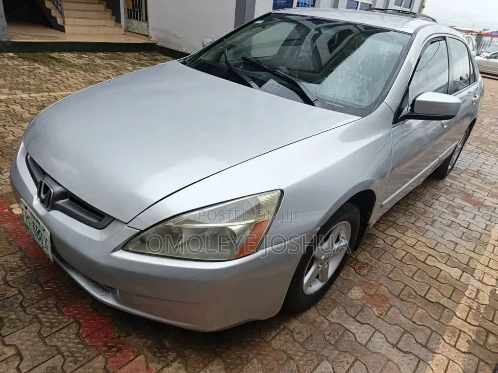 Honda Accord 2003 Silver