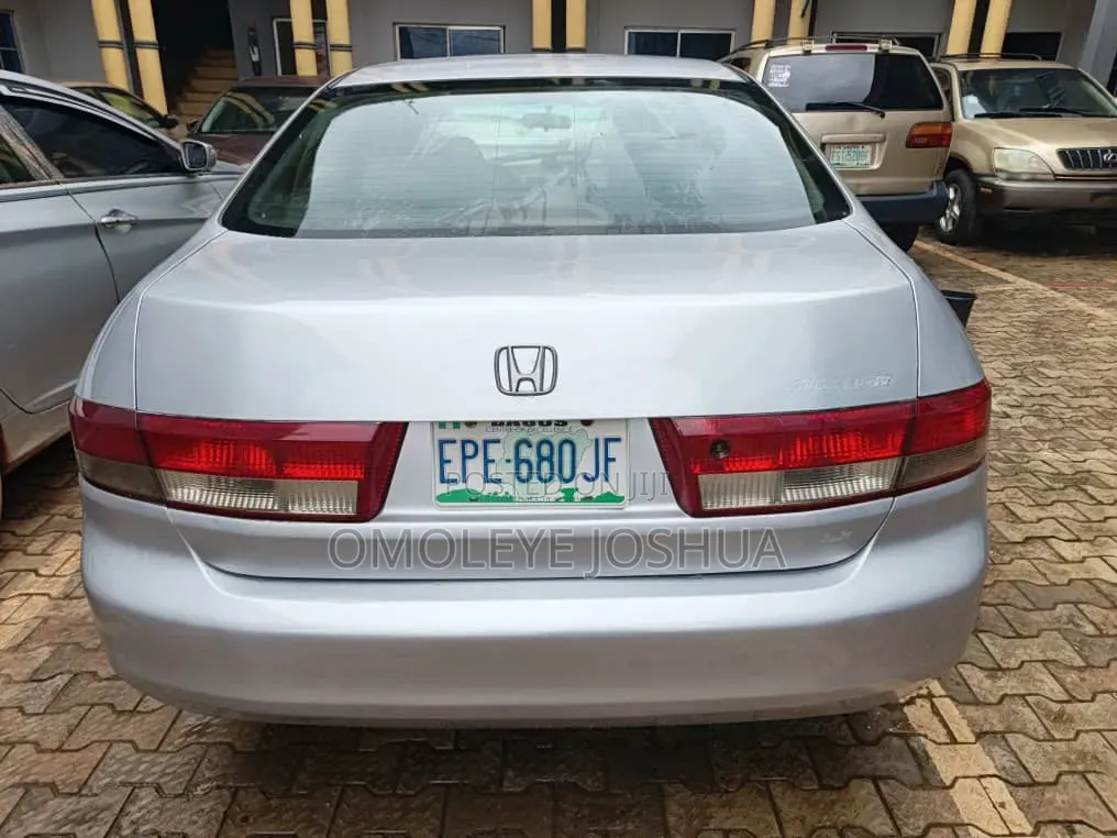 Honda Accord 2003 Silver