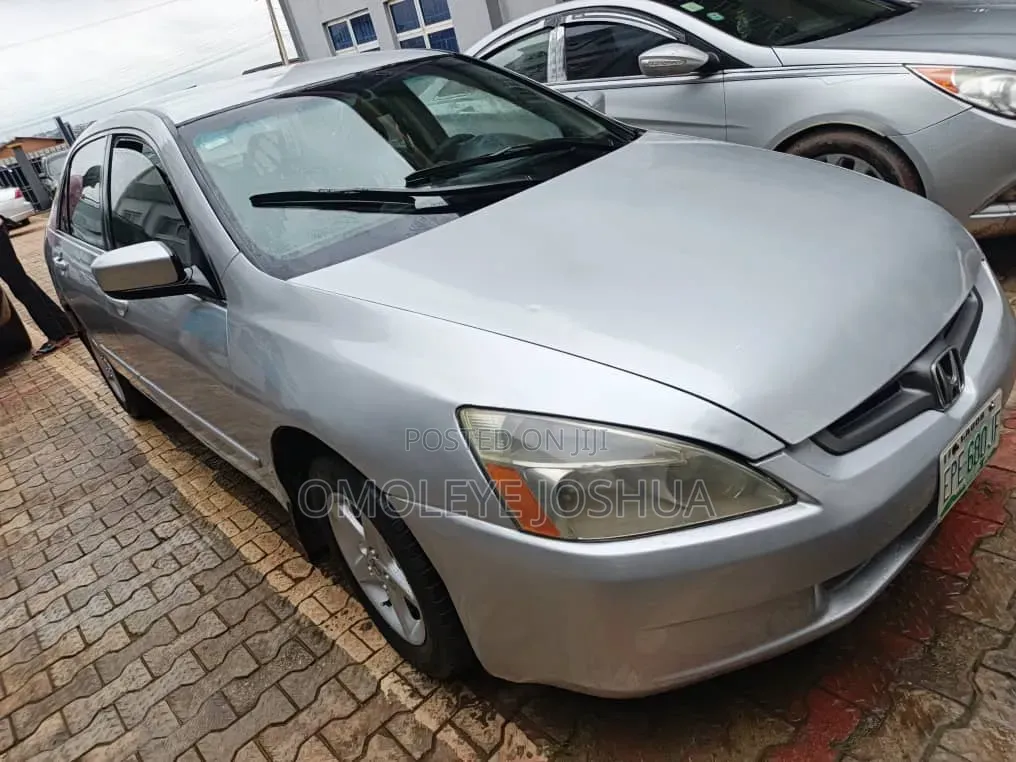 Honda Accord 2003 Silver