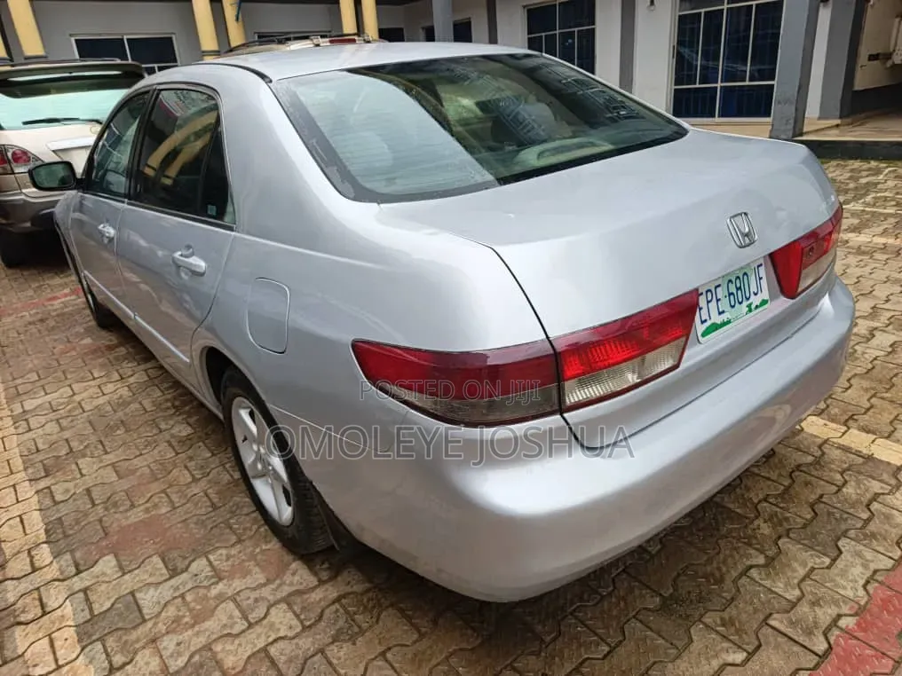 Honda Accord 2003 Silver