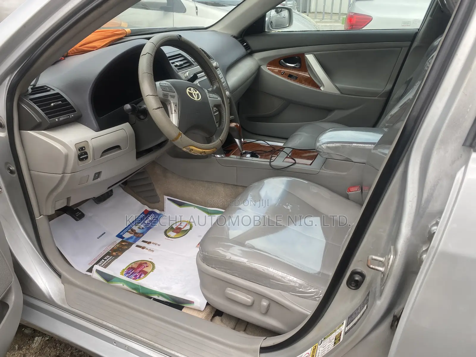 Toyota Camry XLE 4dr Sedan (2.5L 4cyl 6AM) 2010 Silver