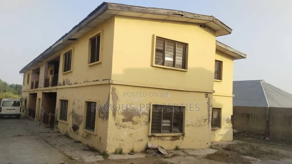 12bdrm Block of Flats in Ilorin West for sale