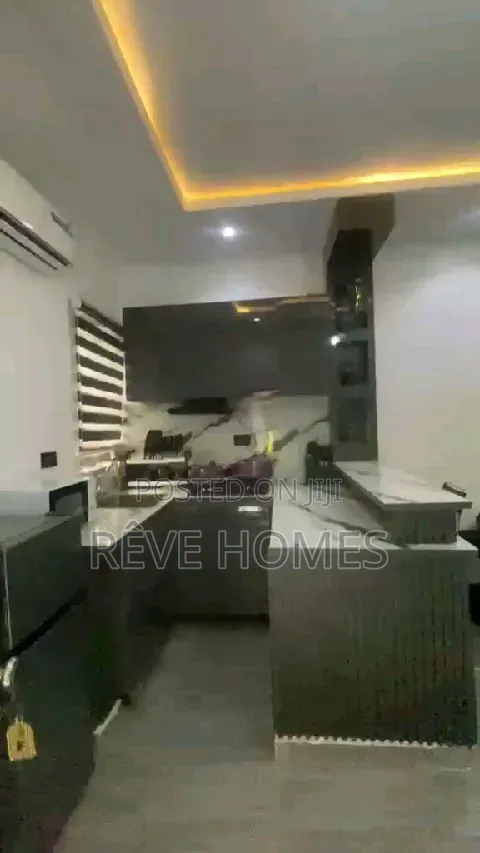 Furnished 2bdrm Block of Flats in Soluyi for rent