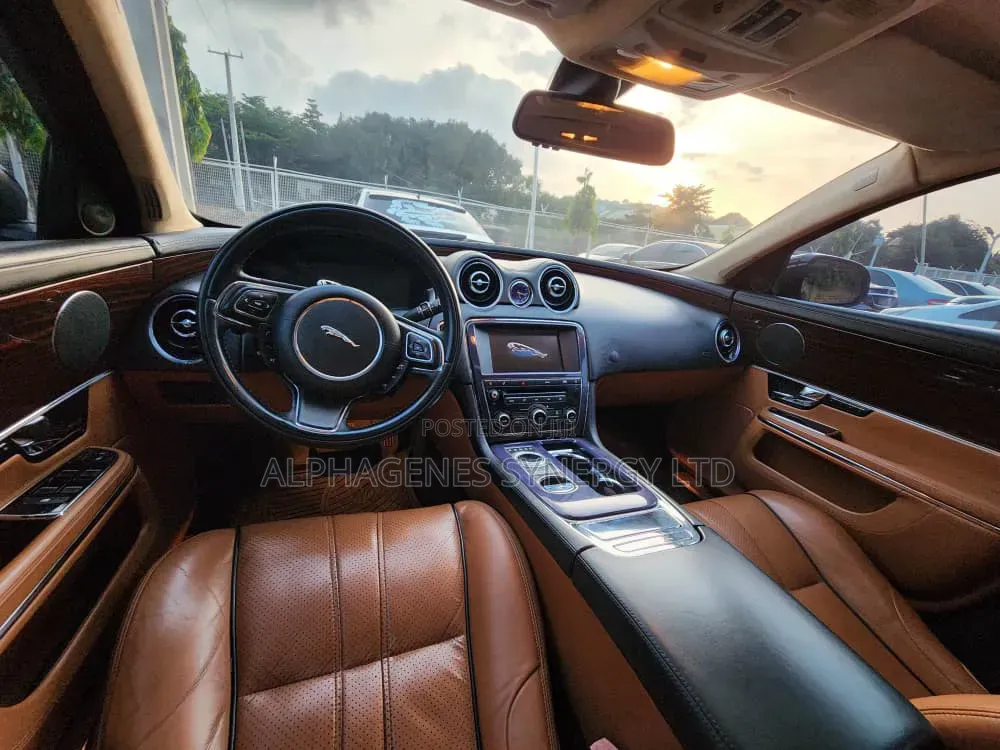 Jaguar XJ 2013 Black