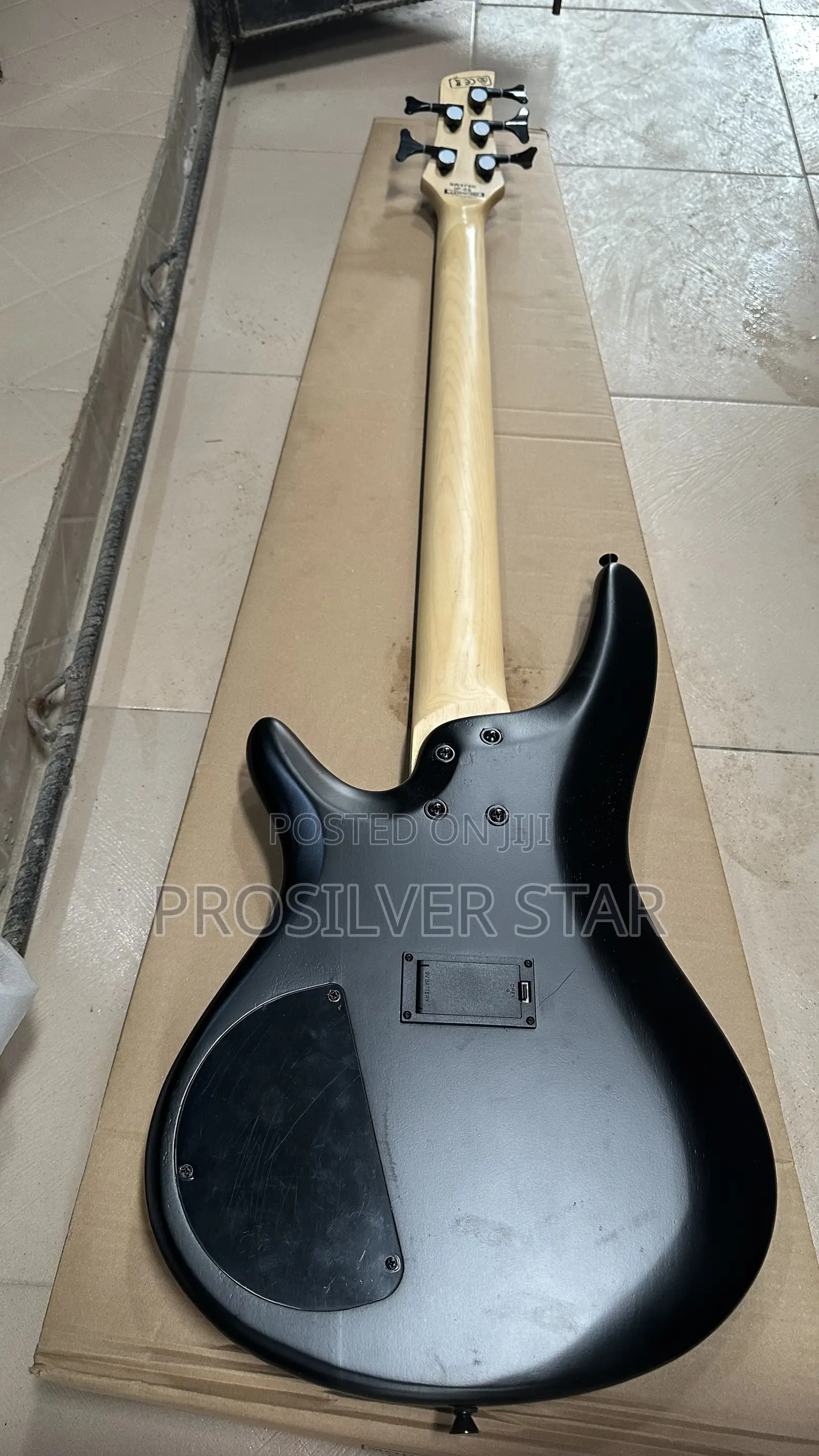 Ibanze Soundgear 5strings Active Bass Guitar