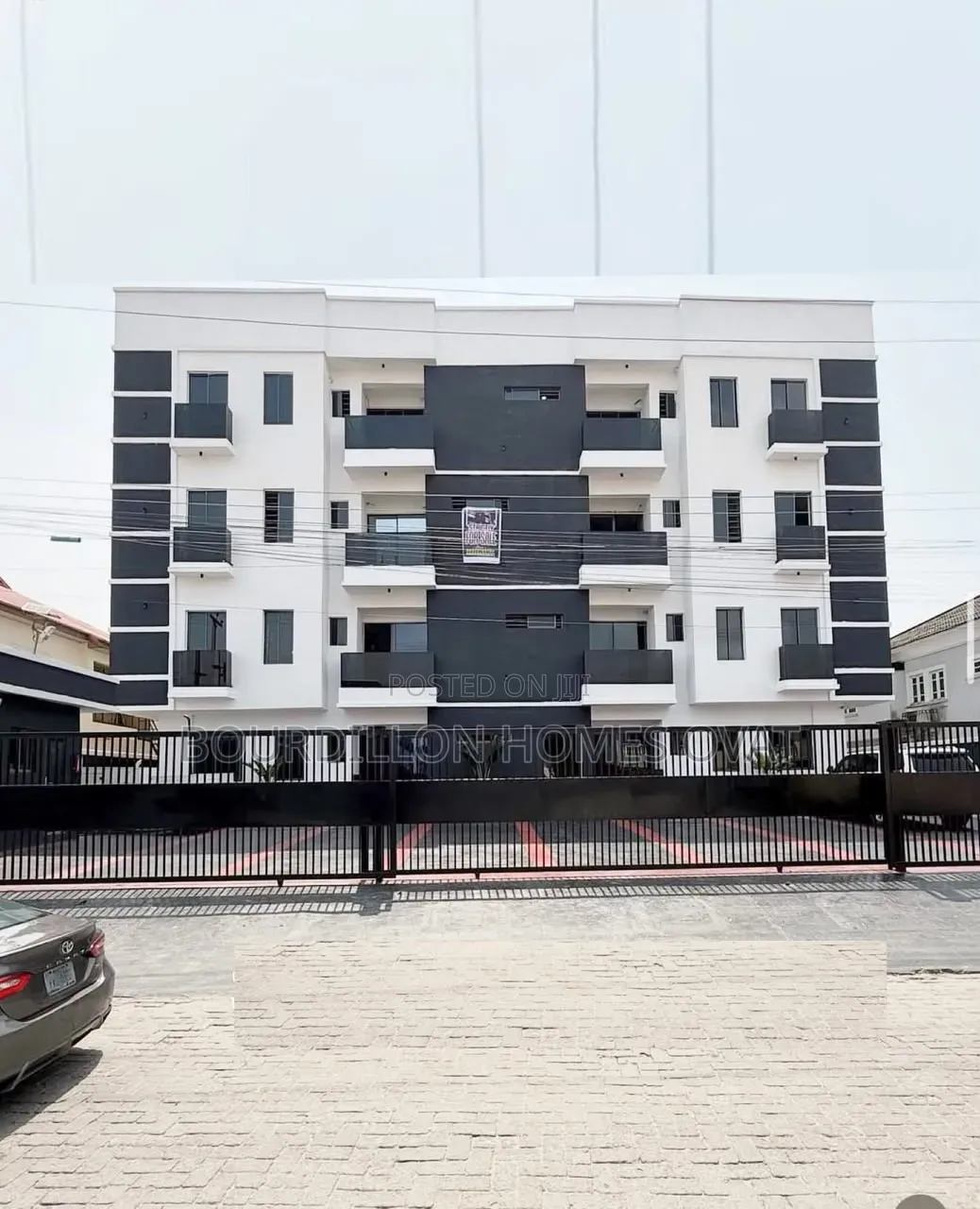 2bdrm Apartment in Lekki Phase 1 for sale