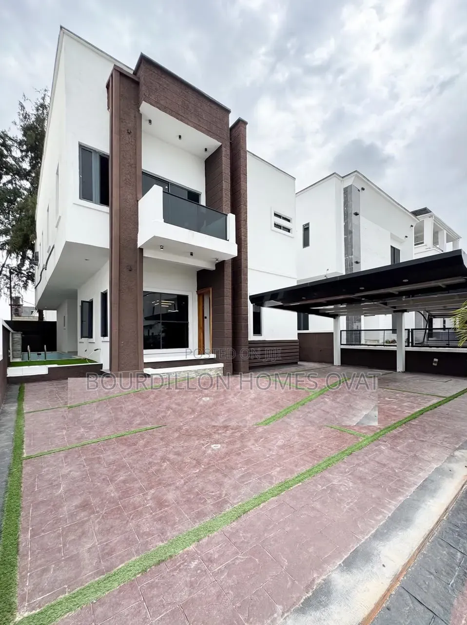 5bdrm Apartment in Megamound Estate for sale