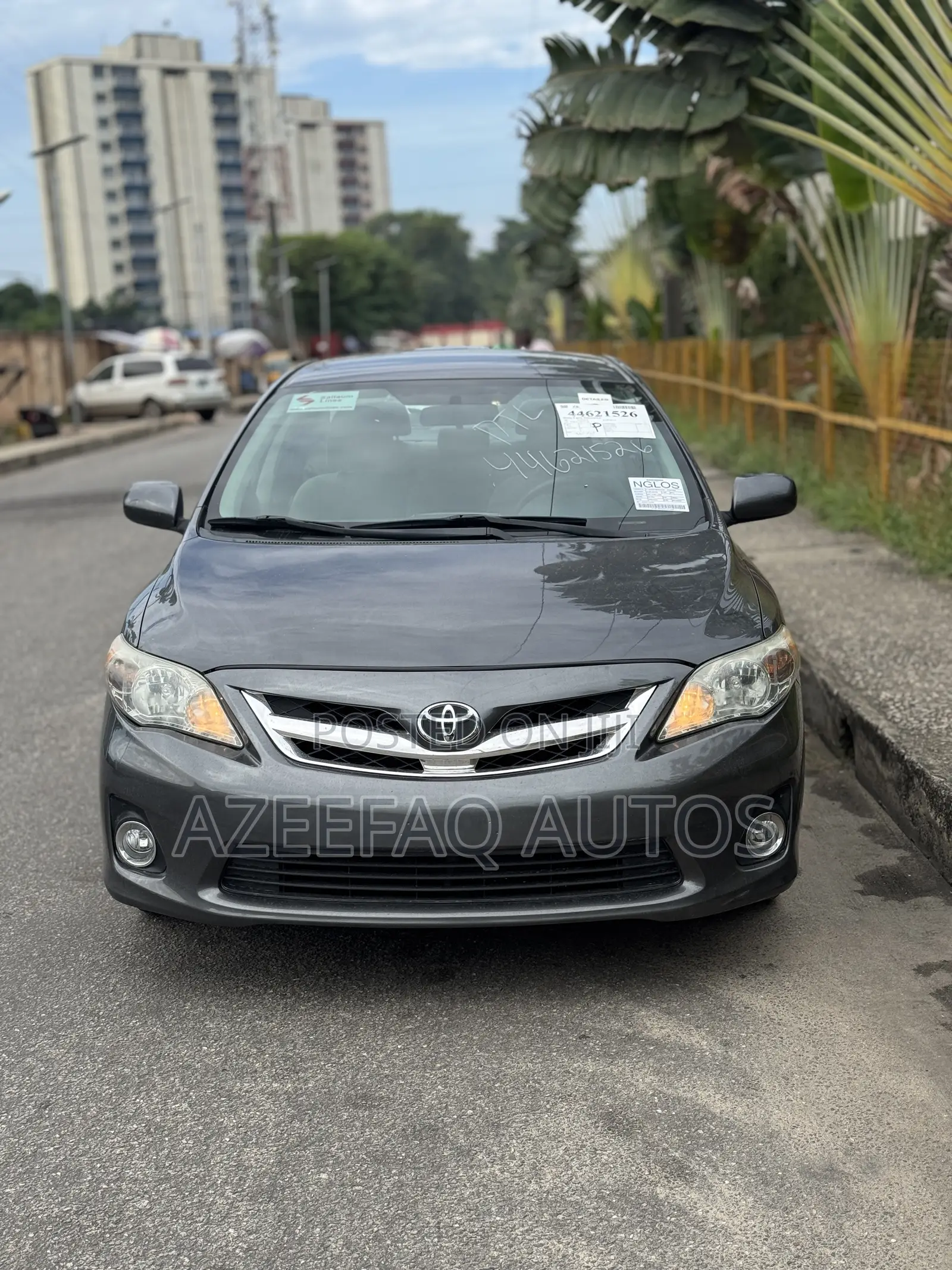 Toyota Corolla LE 4dr Sedan (1.8L 4cyl 4A) 2011 Gray