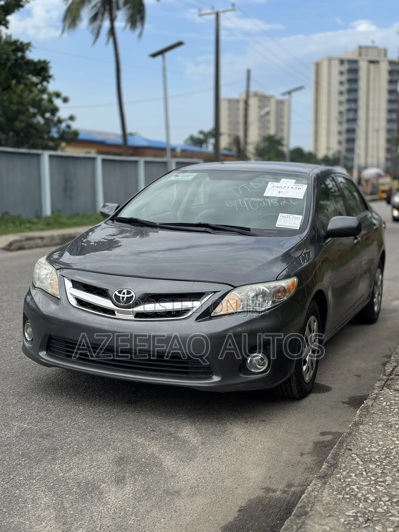 Toyota Corolla LE 4dr Sedan (1.8L 4cyl 4A) 2011 Gray