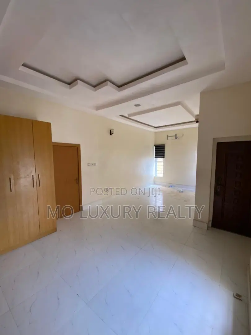 4bdrm Duplex in Ikota for rent
