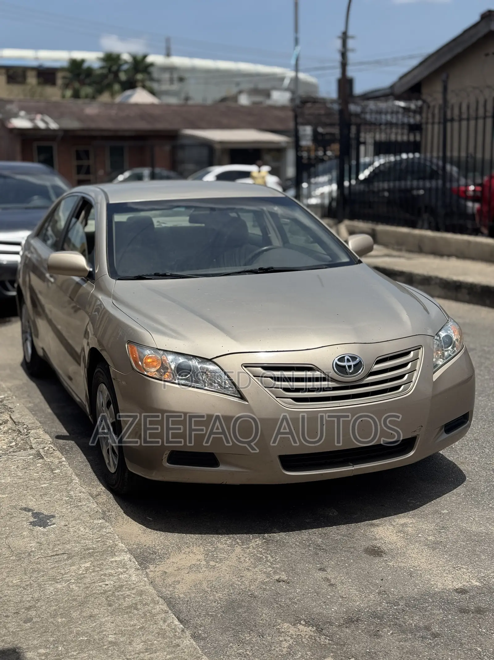 Toyota Camry LE 4dr Sedan (2.4L 4cyl 5A) 2009 Gold