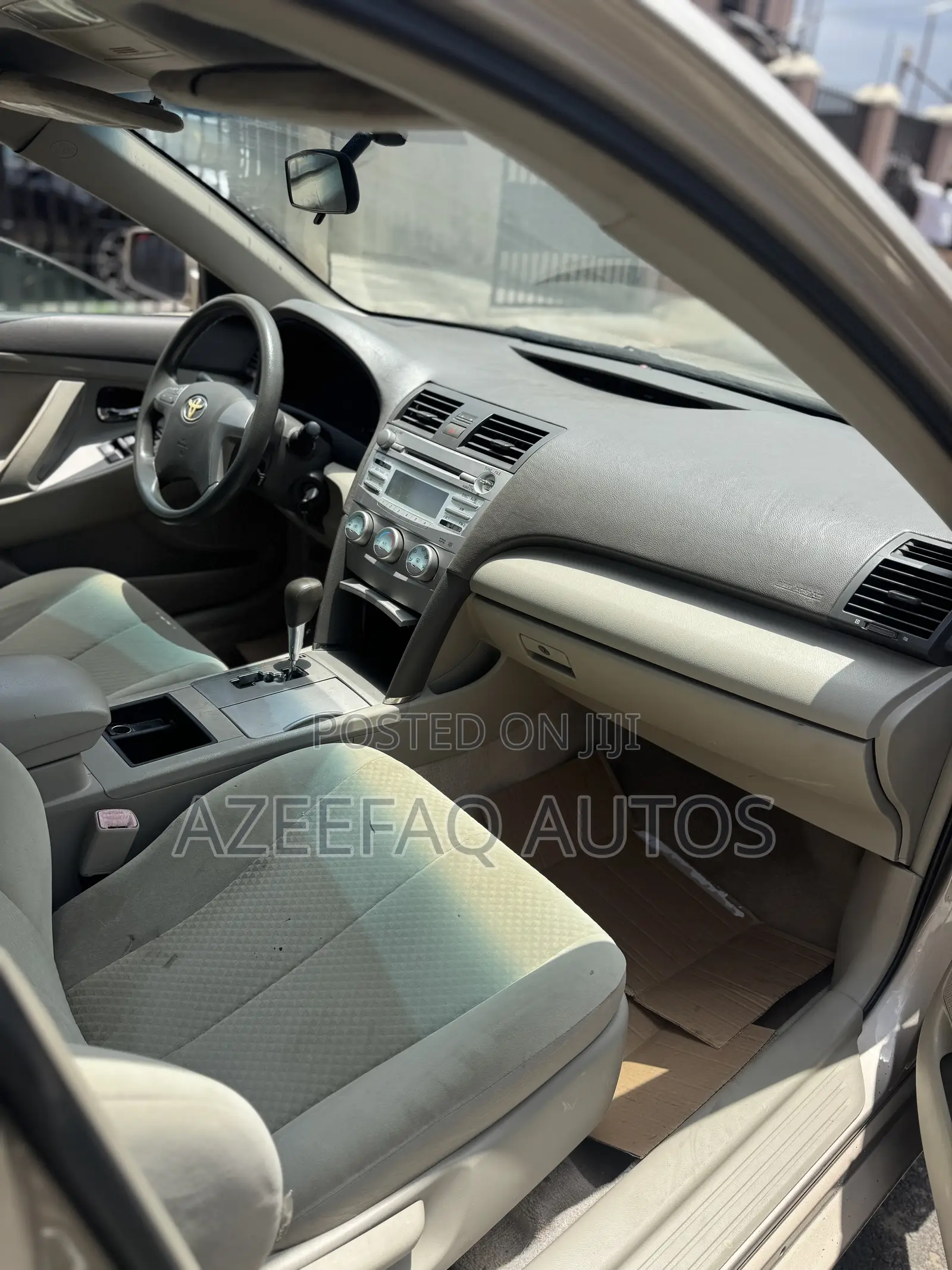 Toyota Camry LE 4dr Sedan (2.4L 4cyl 5A) 2009 Gold