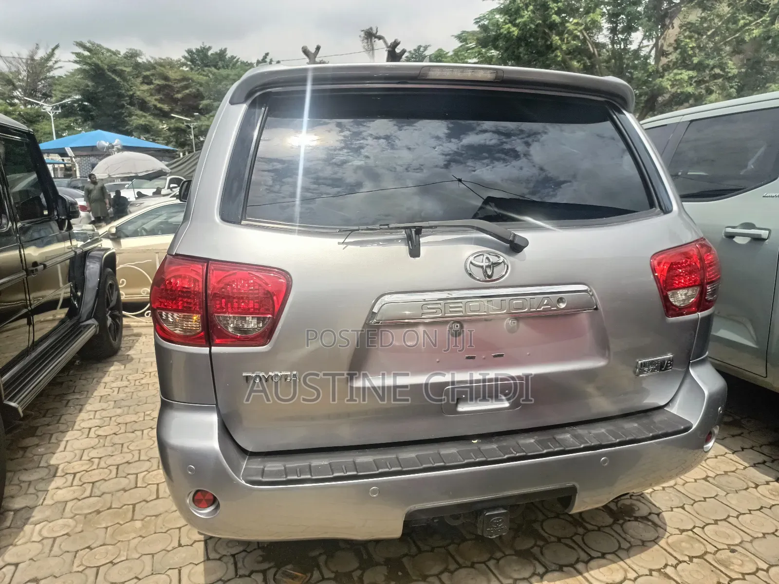 Toyota Sequoia Limited 4dr SUV (5.7L 8cyl 6A) 2010 Silver