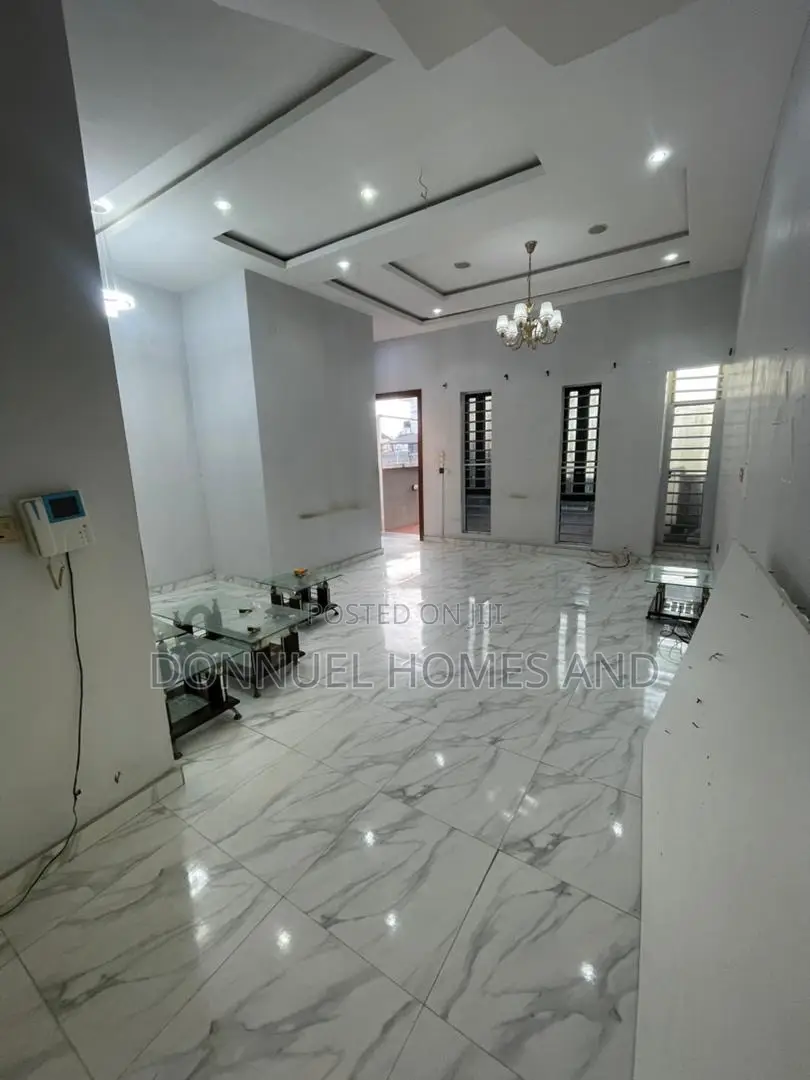 4bdrm Duplex in Ikota for rent