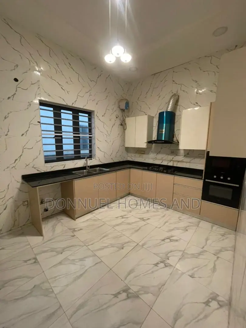 4bdrm Duplex in Ikota for rent
