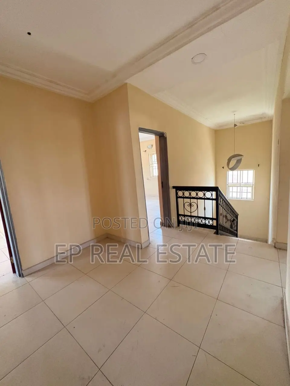 4bdrm Duplex in Gaduwa for sale