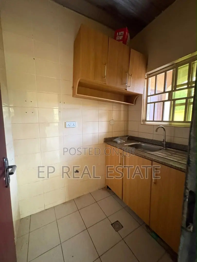 4bdrm Duplex in Gaduwa for sale