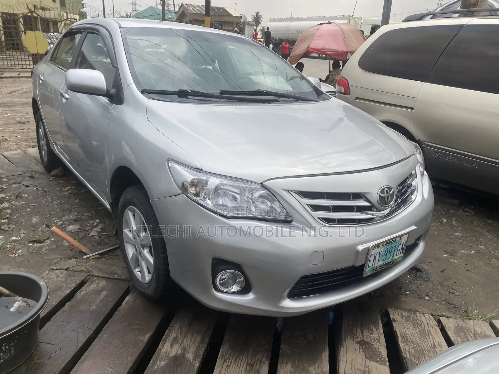 Toyota Corolla LE 4dr Sedan (1.8L 4 cyl 4A) 2009 Silver