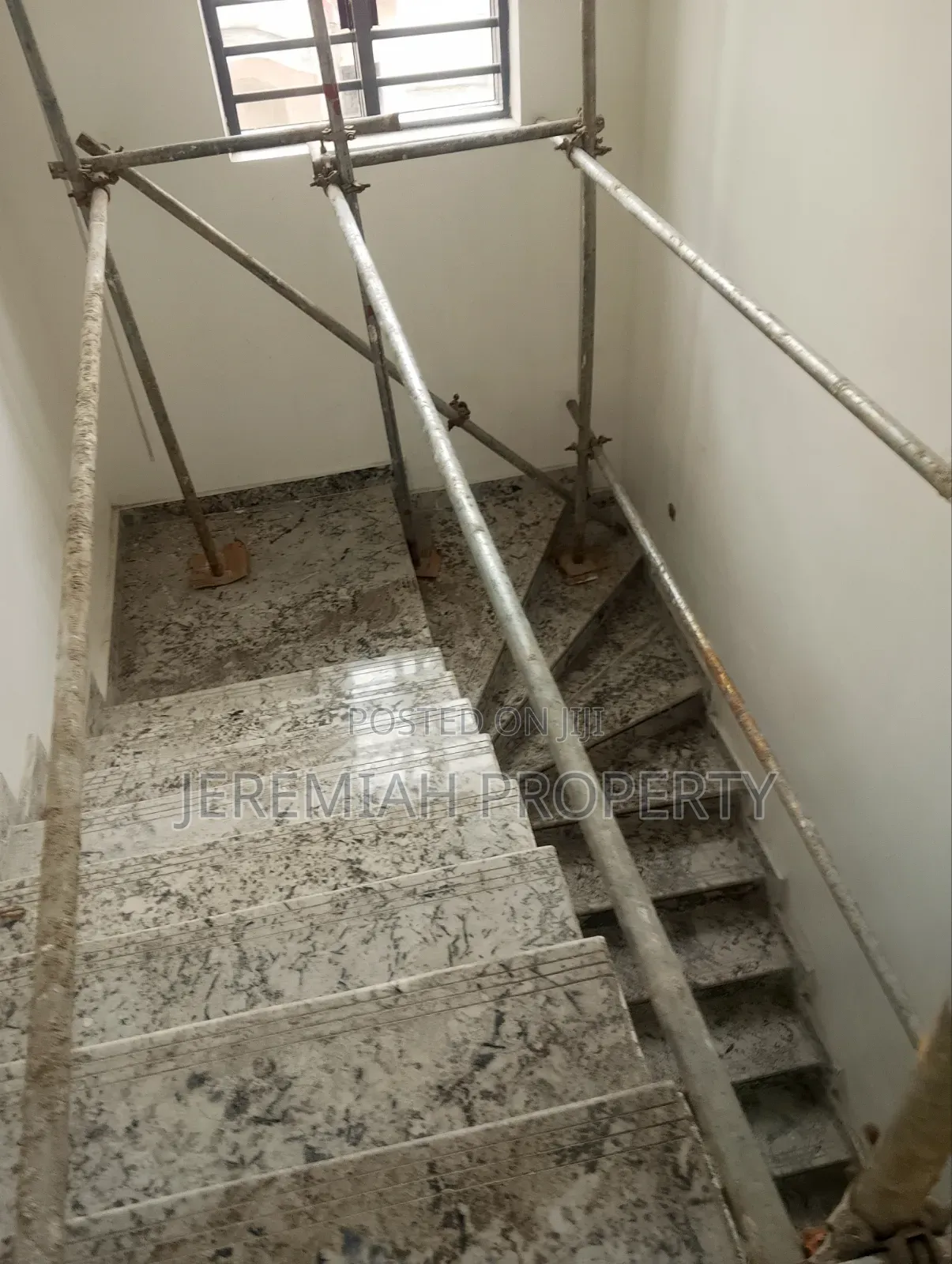 5bdrm Duplex in Omole Estate Phase I, Berger for sale