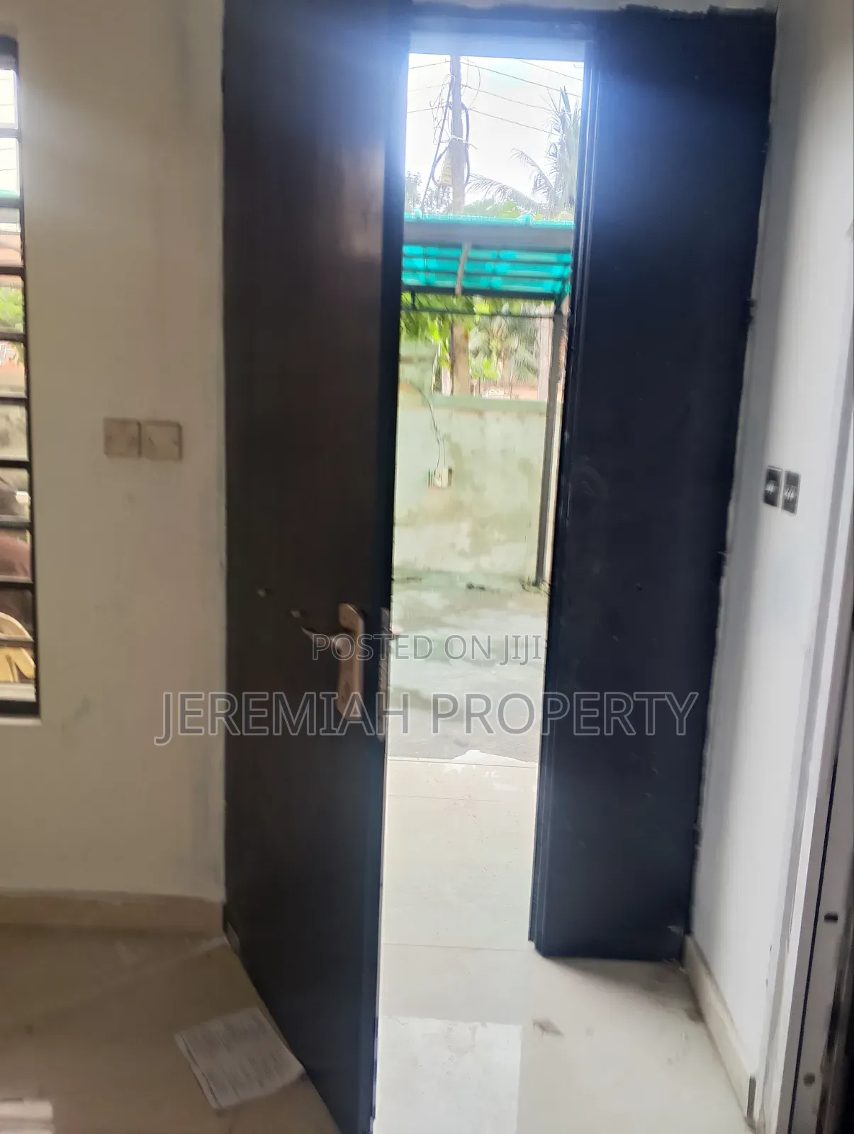 5bdrm Duplex in Omole Estate Phase I, Berger for sale
