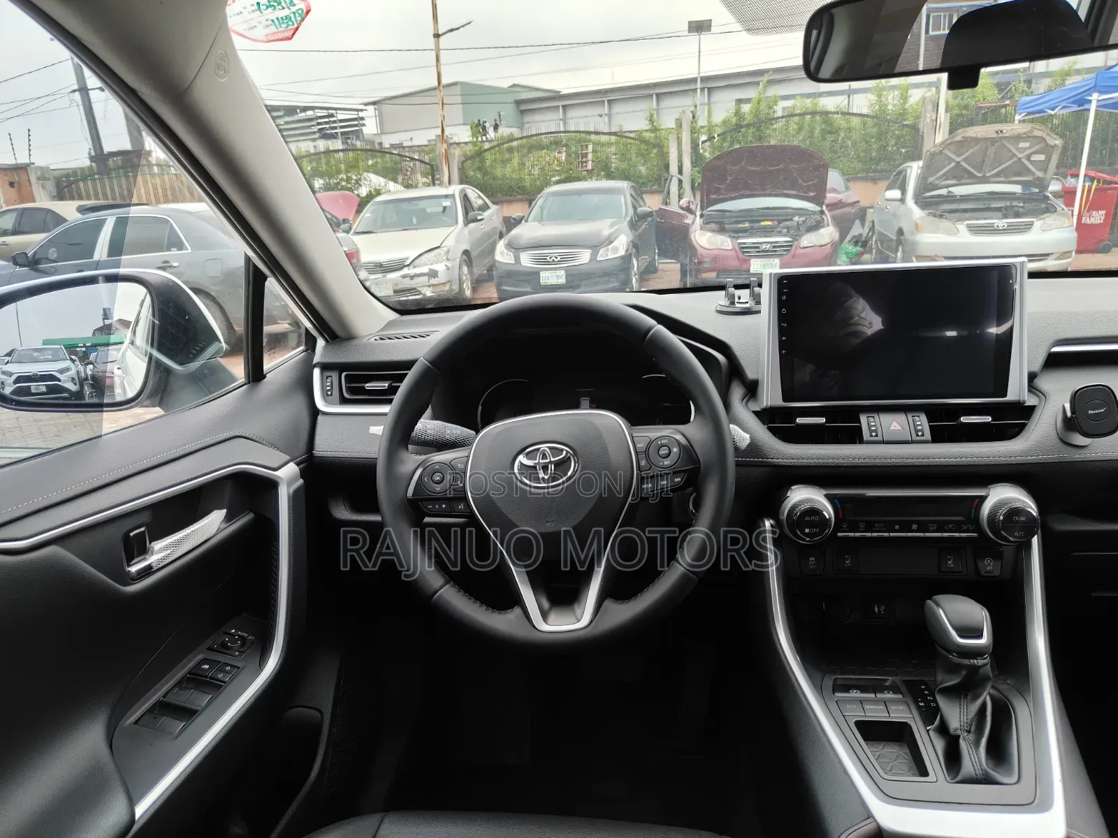 Toyota RAV4 Limited FWD 2023 White
