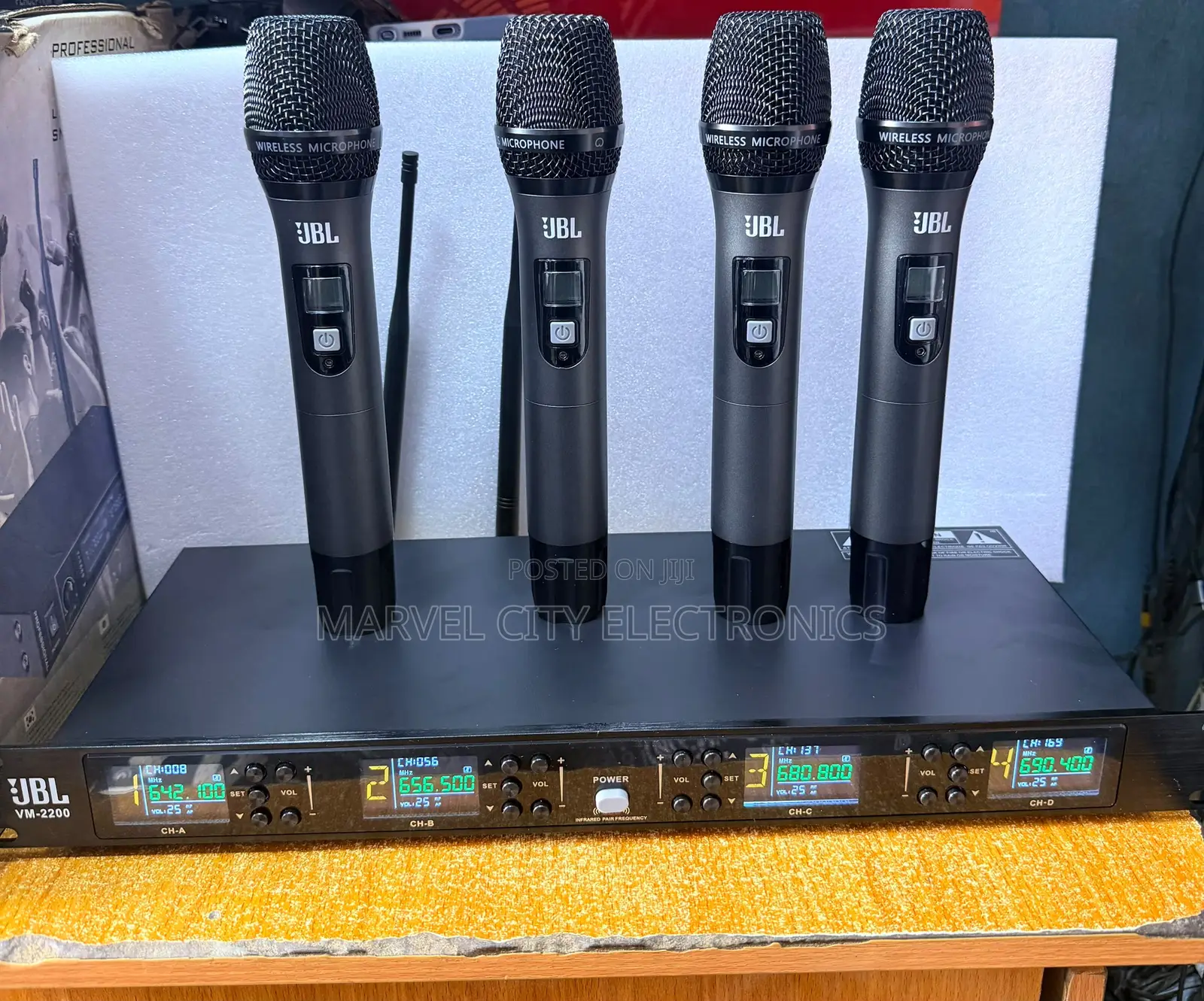 JBL Vm-2200 4 in 1 Professional Wireless Microphone