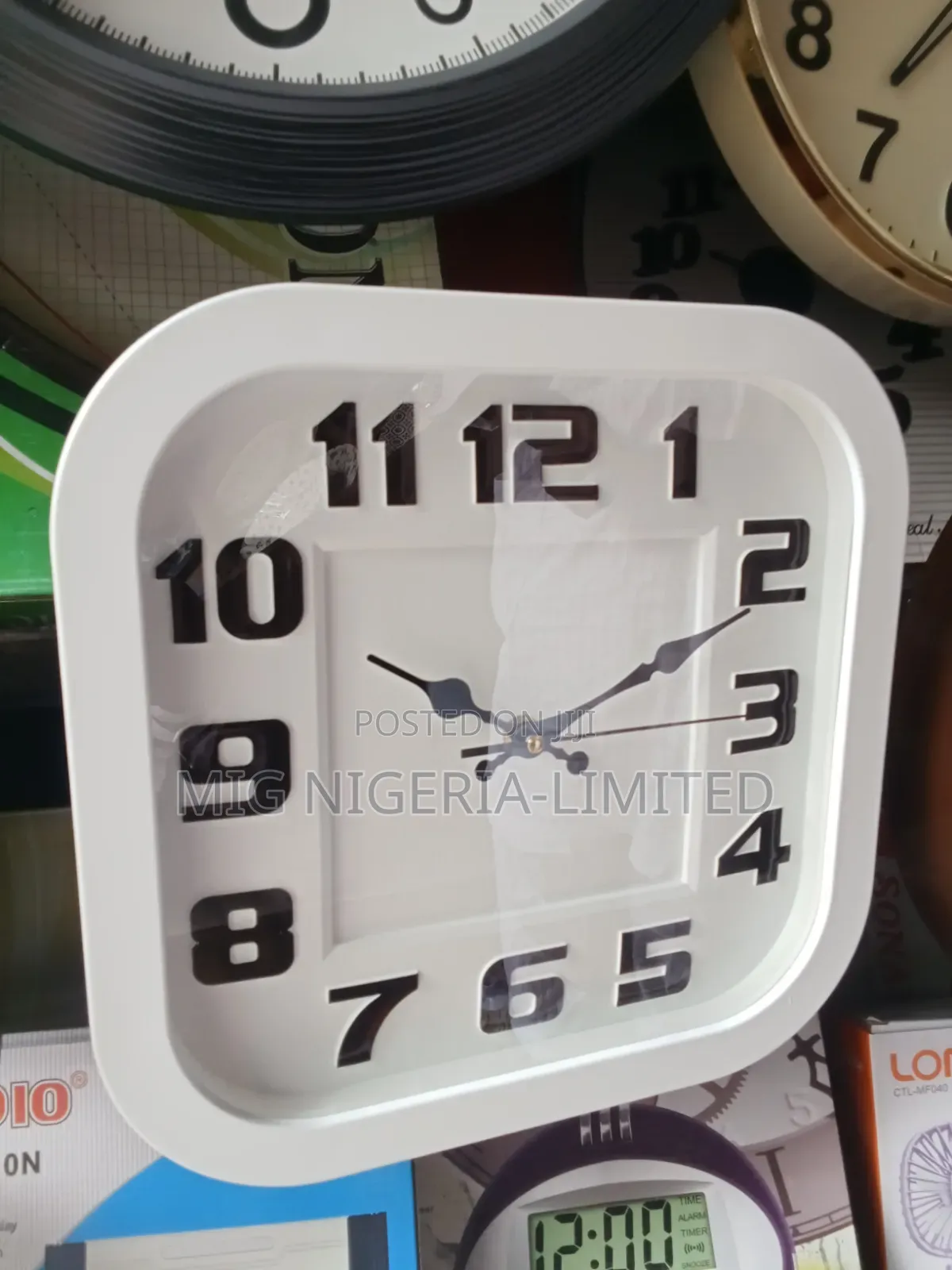 Small Portable Wall Clock for Home, Hospital School Gift Items 30cm
