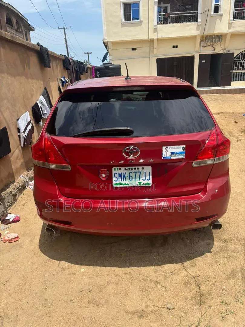 Toyota Venza 2010 Red