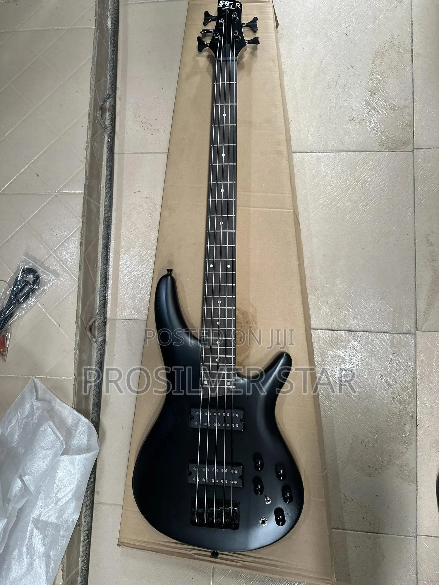 Ibanze Soundgear 5strings Active Bass Guitar